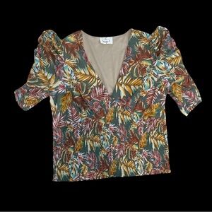 XL Woman’s flattering tummy control tropical leaf v-neck blouse